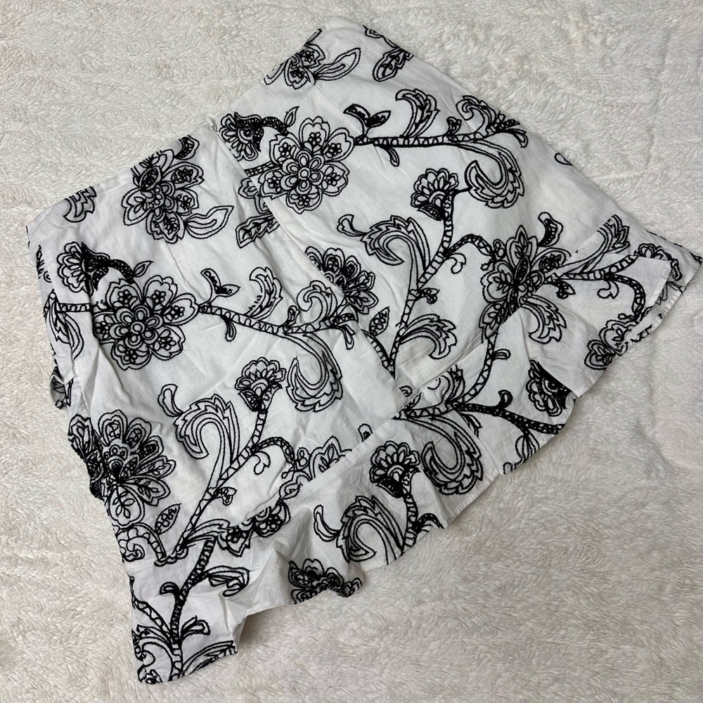 DO+BE B&W Ruffled Mini Skirt - Picture 3 of 6